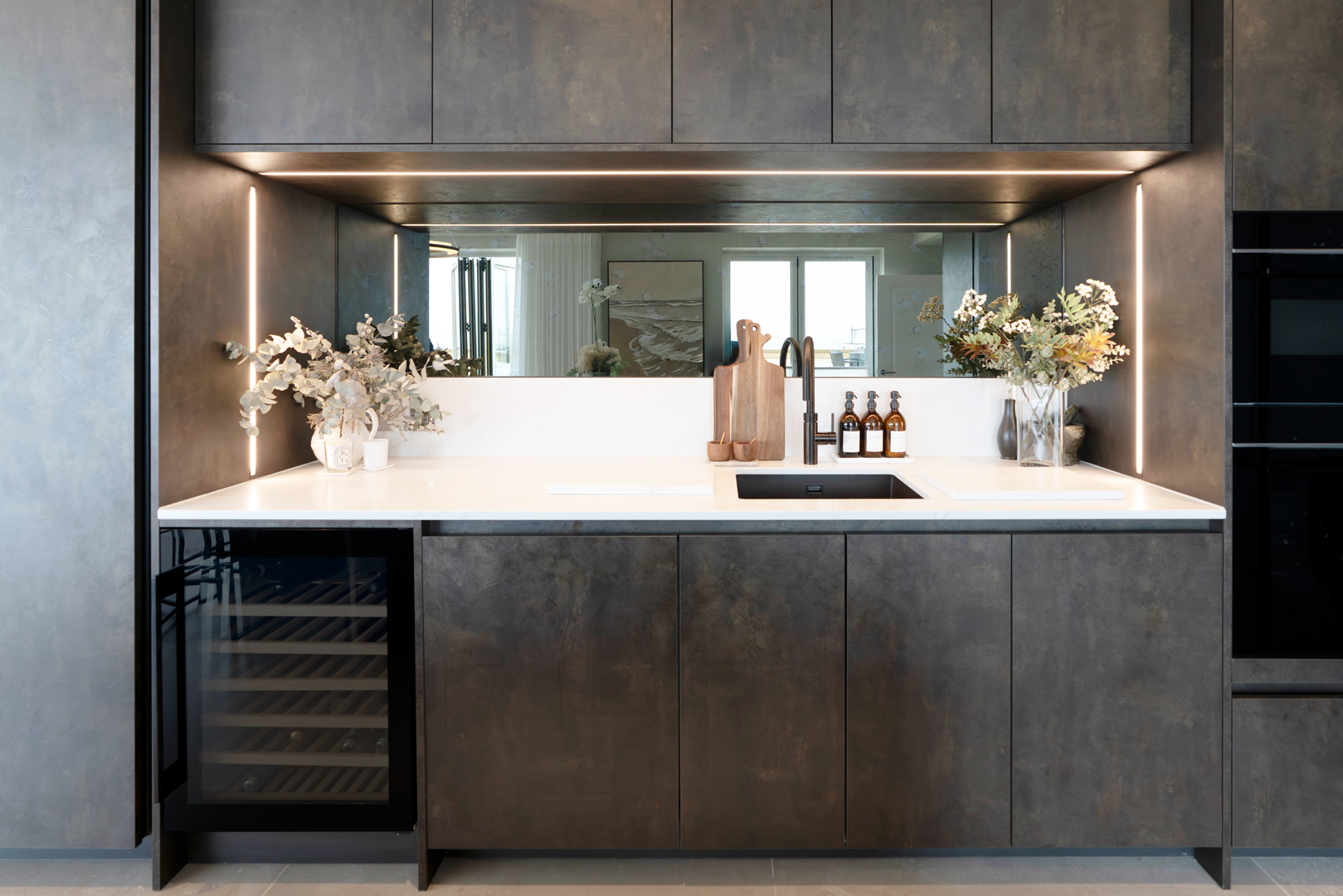 Versatile kitchen storage